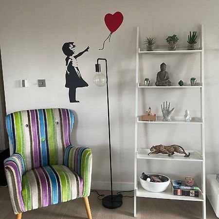 2 Bedroom Chelsea Apartment Londra Dış mekan fotoğraf