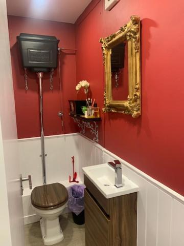 2 Bedroom Chelsea Apartment Londra Dış mekan fotoğraf